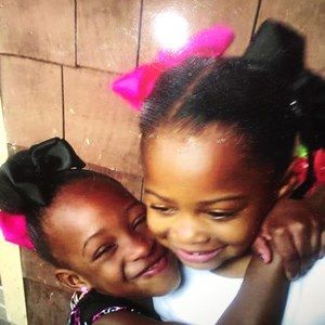 Meet your Posher, Raquel